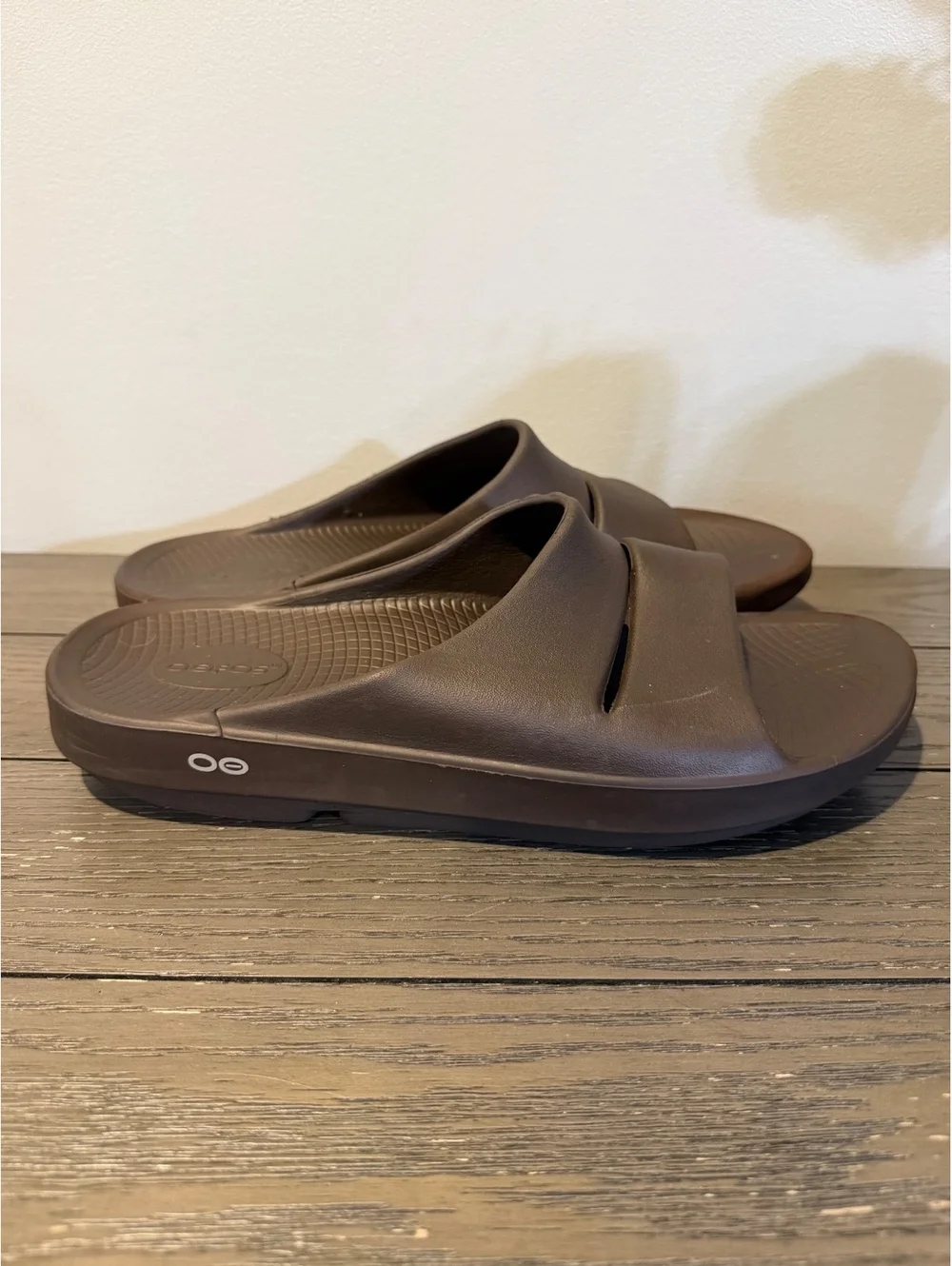 Oofos Men’s Brown Slide Sandals Size 12
